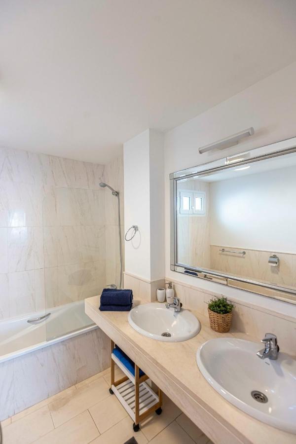 Frontline Beach Penthouse In Mi Capricho Sitio de Calahonda Extérieur photo